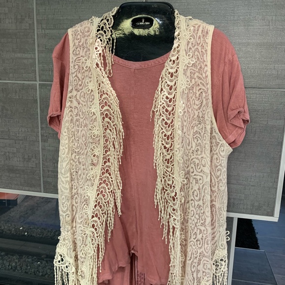 Lace and Fringe flyaway - Picture 1 of 4